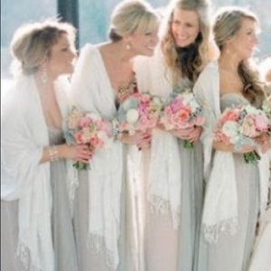 White shawls perfect for bridesmaids or gifts
